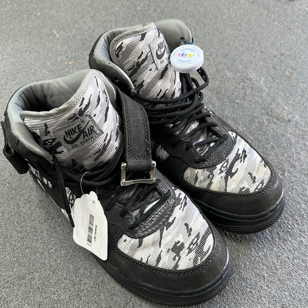 Nike Air Force 1 Size 9 Authenticated